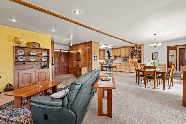 12310 Ramsey Road, Gold Hill, OR 97525