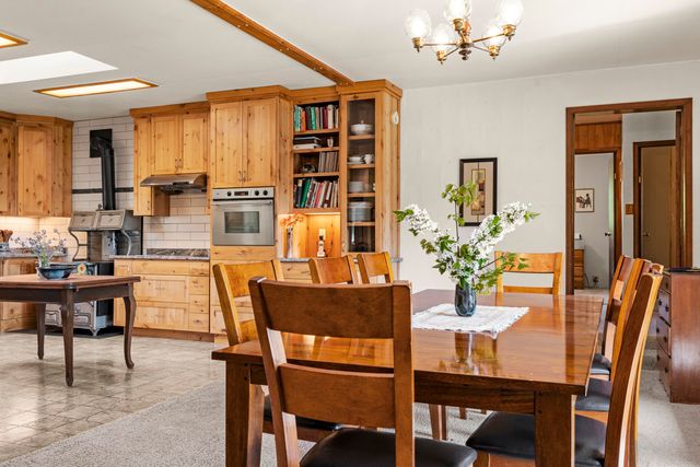 12310 Ramsey Road, Gold Hill, OR 97525