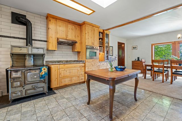 12310 Ramsey Road, Gold Hill, OR 97525