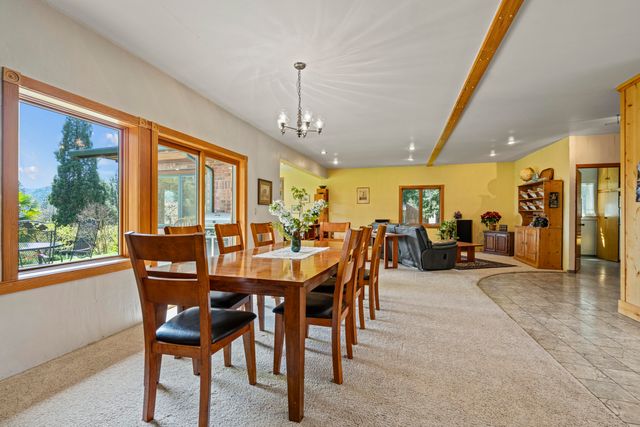 12310 Ramsey Road, Gold Hill, OR 97525