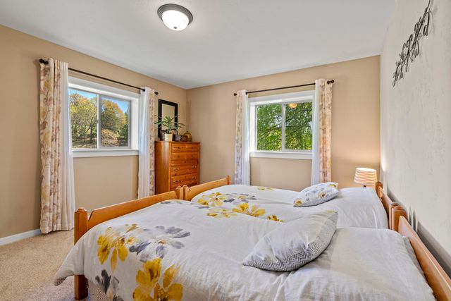 12310 Ramsey Road, Gold Hill, OR 97525
