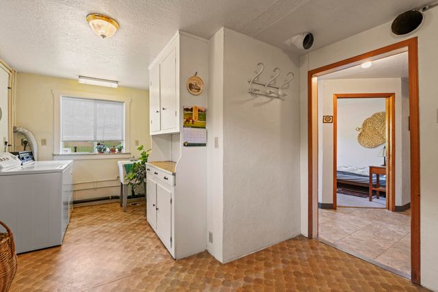 12310 Ramsey Road, Gold Hill, OR 97525