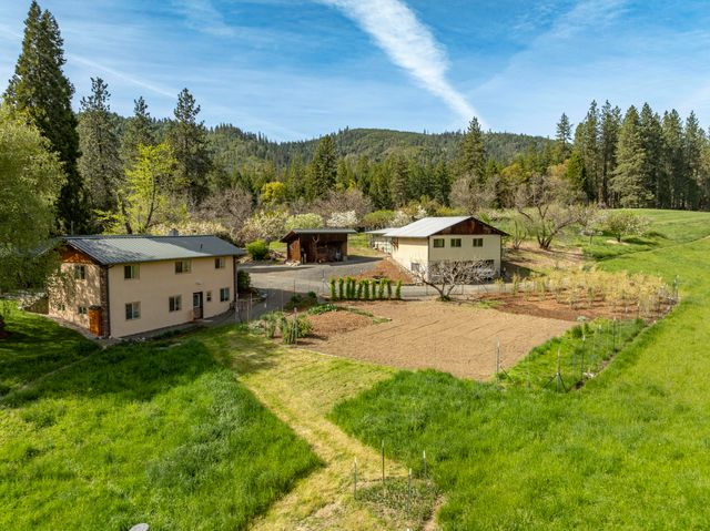 12310 Ramsey Road, Gold Hill, OR 97525