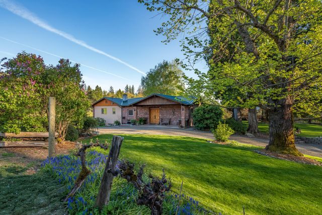 12310 Ramsey Road, Gold Hill, OR 97525
