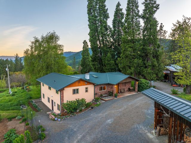 12310 Ramsey Road, Gold Hill, OR 97525