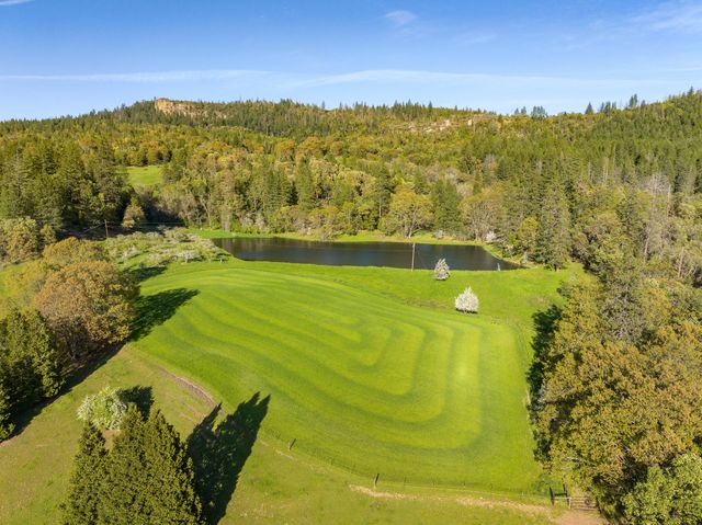 12310 Ramsey Road, Gold Hill, OR 97525