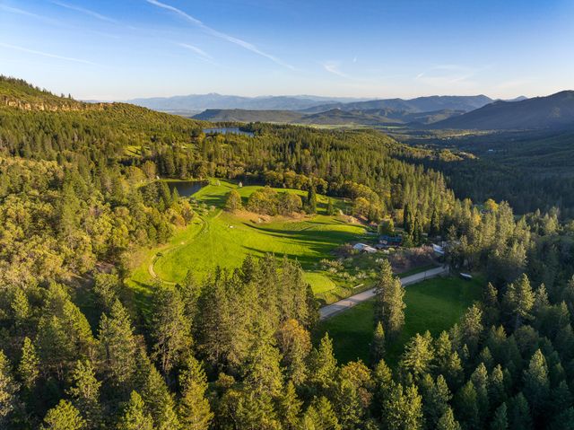 12310 Ramsey Road, Gold Hill, OR 97525