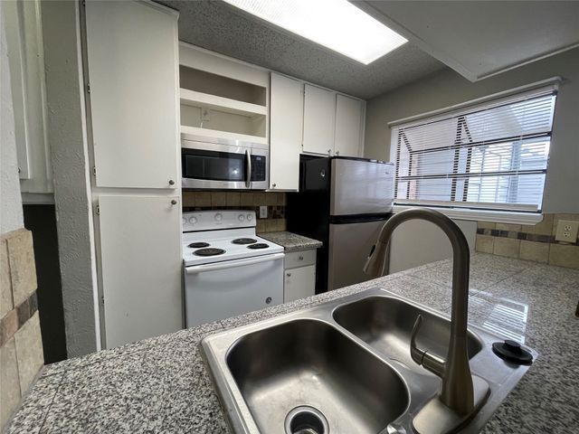 602 Bellaire Drive A, Hurst, TX 76053