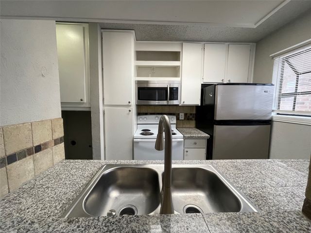 602 Bellaire Drive A, Hurst, TX 76053