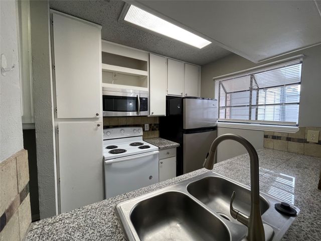 602 Bellaire Drive A, Hurst, TX 76053