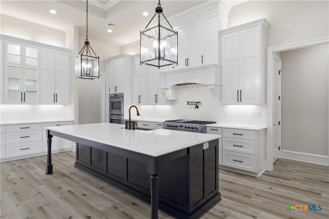 331 Sendera Loop, Victoria, TX 77904