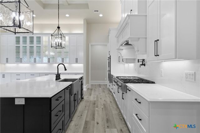 331 Sendera Loop, Victoria, TX 77904