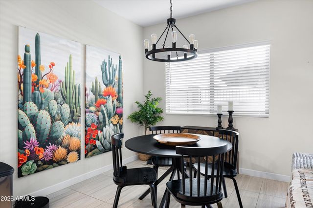 2822 W White Feather Lane, Phoenix, AZ 85085