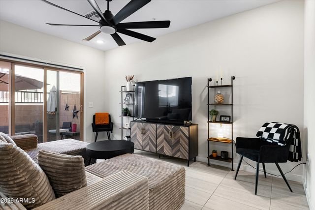 2822 W White Feather Lane, Phoenix, AZ 85085