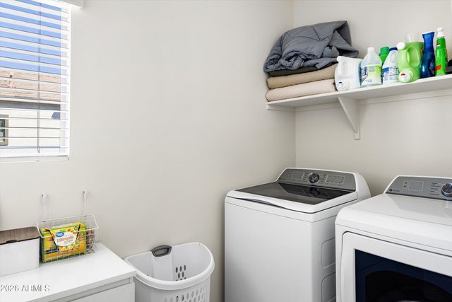 2822 W White Feather Lane, Phoenix, AZ 85085