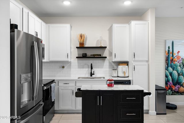 2822 W White Feather Lane, Phoenix, AZ 85085