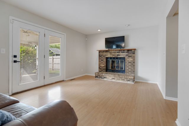 1102 Amberwood Drive, Crystal Lake, IL 60014