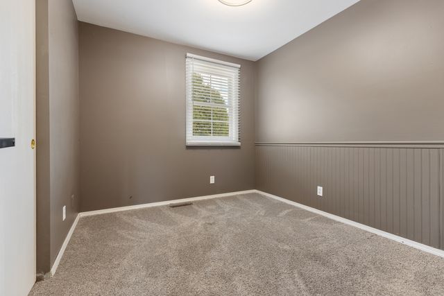 1102 Amberwood Drive, Crystal Lake, IL 60014