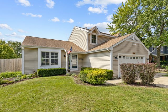 1102 Amberwood Drive, Crystal Lake, IL 60014