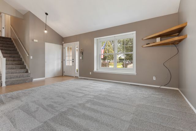 1102 Amberwood Drive, Crystal Lake, IL 60014