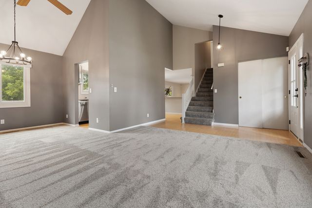 1102 Amberwood Drive, Crystal Lake, IL 60014