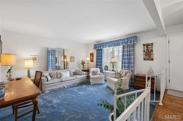 12321 Woodline Drive, Creve Coeur, MO 63141