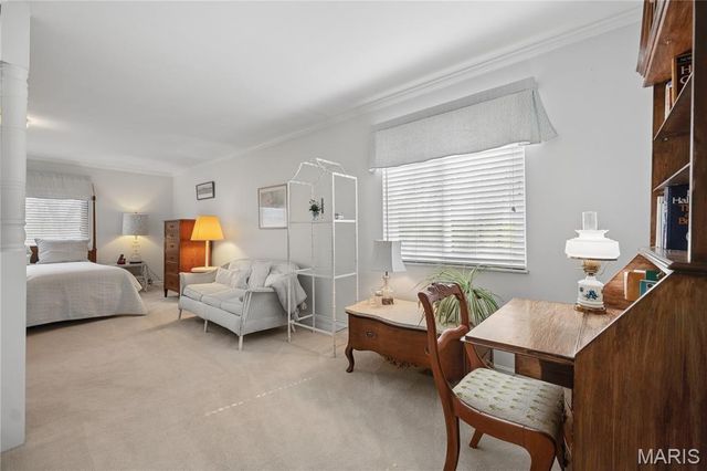 12321 Woodline Drive, Creve Coeur, MO 63141