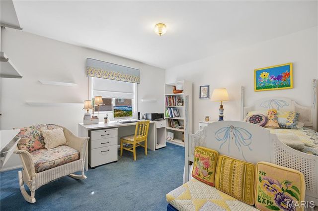 12321 Woodline Drive, Creve Coeur, MO 63141