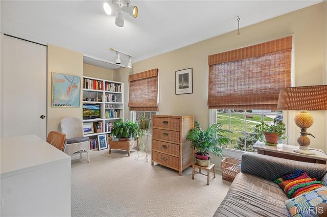 12321 Woodline Drive, Creve Coeur, MO 63141