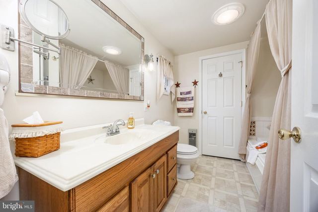 911 OUTTEN RD, Salisbury, MD 21804