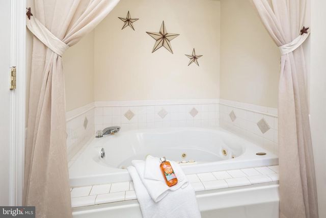 911 OUTTEN RD, Salisbury, MD 21804