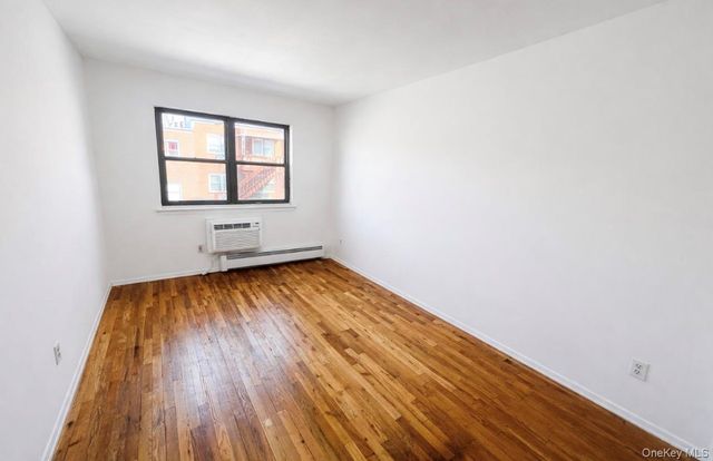 240-27 69th Avenue, Douglaston, NY 11362