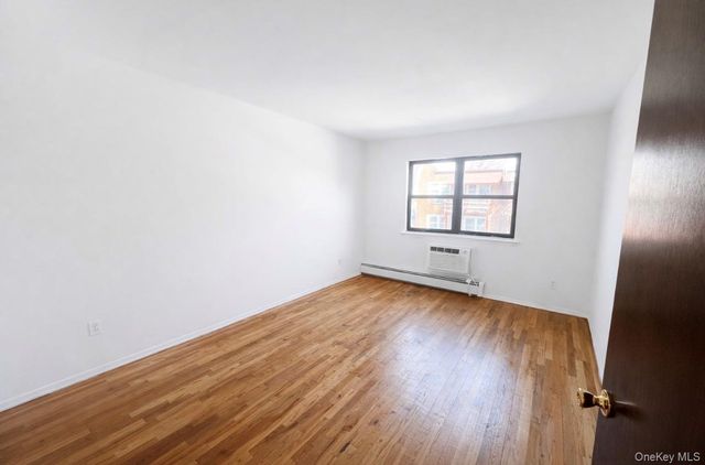 240-27 69th Avenue, Douglaston, NY 11362