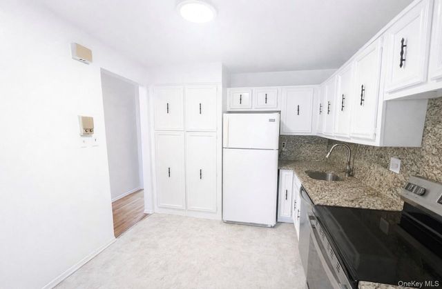 240-27 69th Avenue, Douglaston, NY 11362