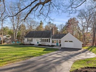 11 Phyllis Rd, Foxboro, MA 02035