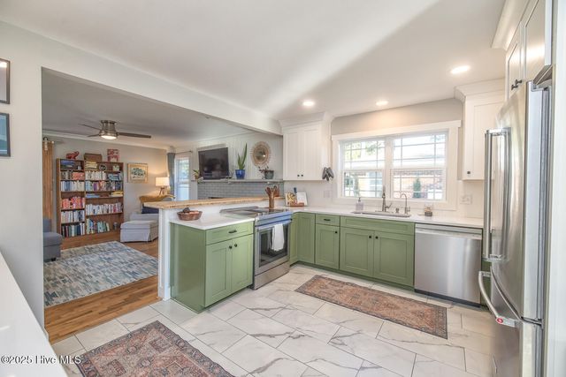 2401 Westminister Way, Wilmington, NC 28405