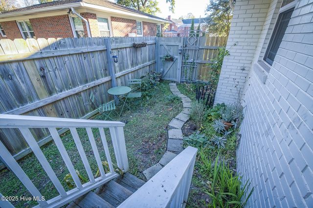 2401 Westminister Way, Wilmington, NC 28405