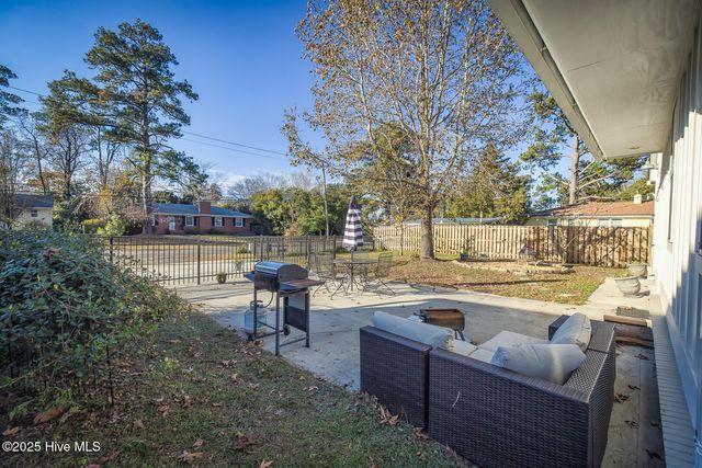 2401 Westminister Way, Wilmington, NC 28405