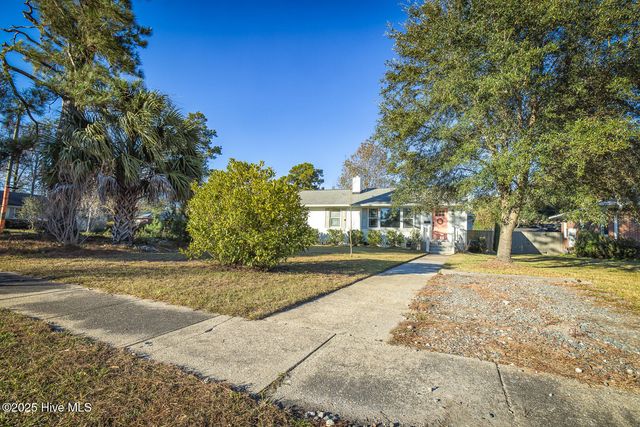 2401 Westminister Way, Wilmington, NC 28405