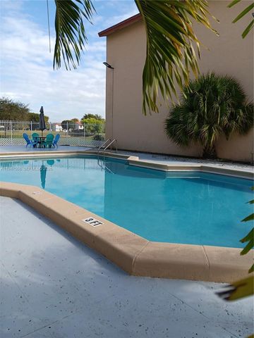 271 W Park Dr 1-7, Miami, FL 33172