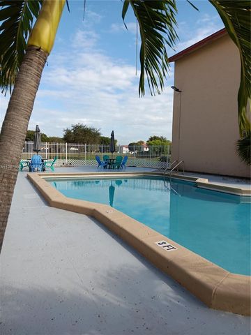 271 W Park Dr 1-7, Miami, FL 33172