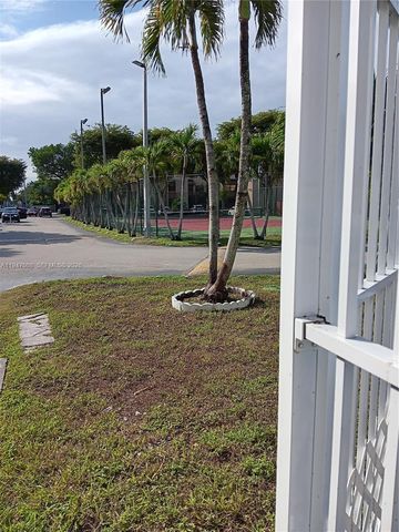 271 W Park Dr 1-7, Miami, FL 33172