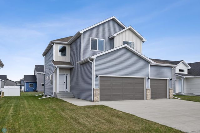 7326 28th Street S, Fargo, ND 58104