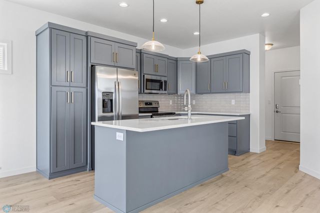 7326 28th Street S, Fargo, ND 58104