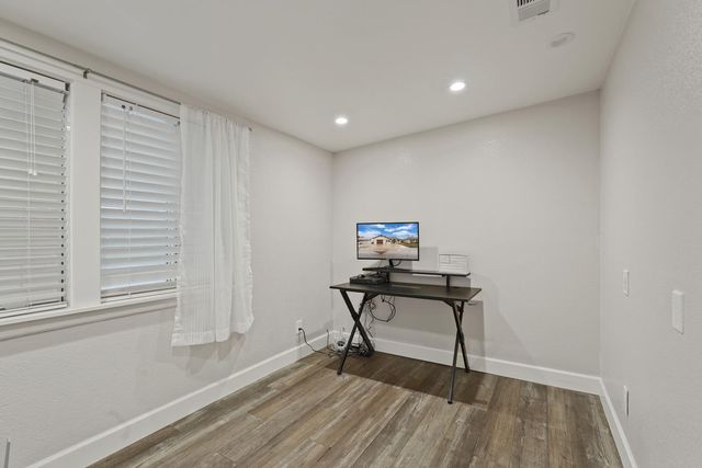 1507 Holly Dr, Lodi, CA 95242