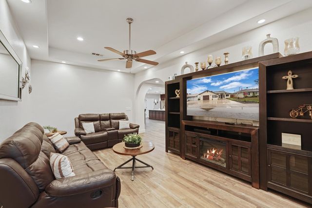 1507 Holly Dr, Lodi, CA 95242