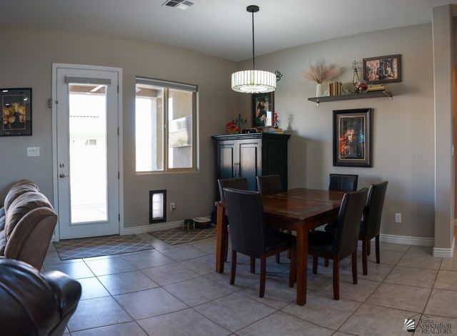 3587 S Woodpecker Dr, Yuma, AZ 85365