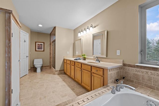 23152 Demick Court, Flat Rock, MI 48134