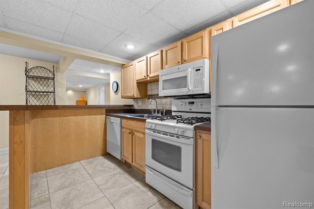 23152 Demick Court, Flat Rock, MI 48134
