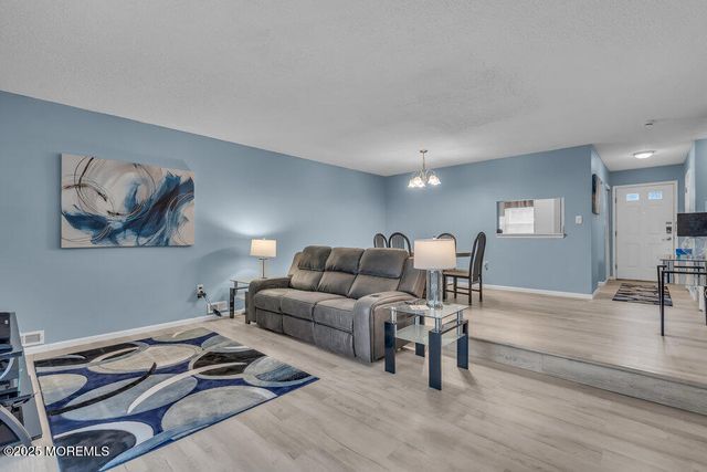 65 Townsend Court 213, Franklin Park, NJ 08823